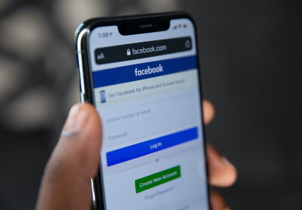 Facebook正逐渐百度化 Facebook正逐渐百度化
