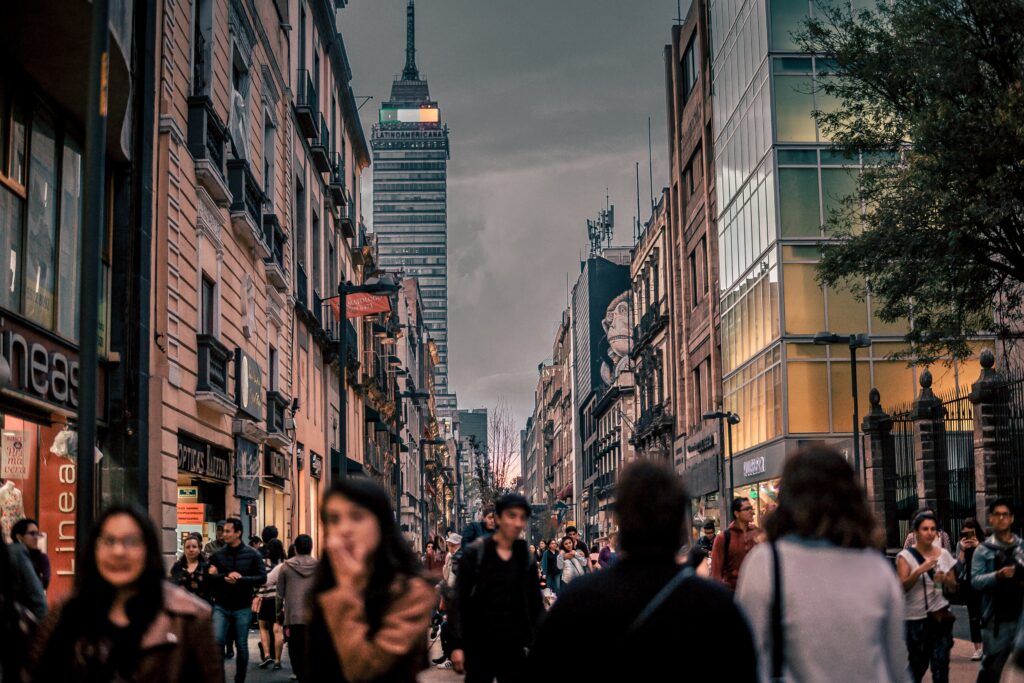 海外华人的生意经:有人卖面条,有人卖火药 海外华人的生意经:有人卖面条,有人卖火药